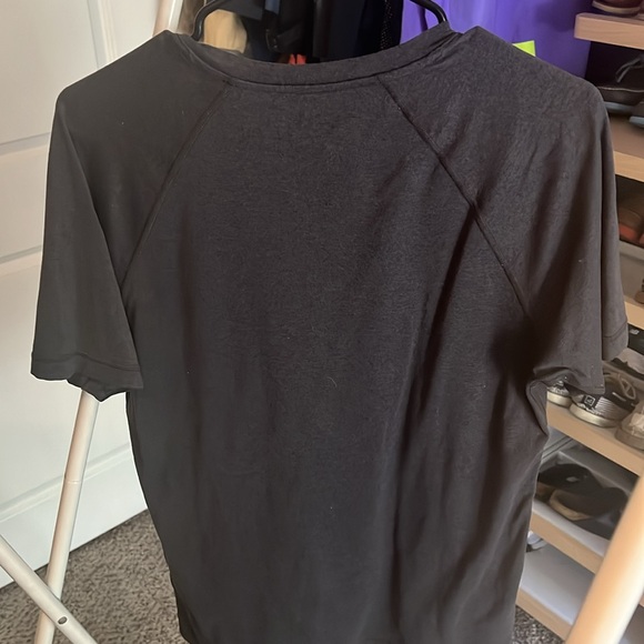 Small Rhone Reign Dark Heather Grey Tshirt - Picture 2 of 3